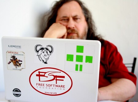 La Free Software Foundation se queda sin el apoyo financiero de Red Hat tras la vuelta de Richard Stallman La Free Software Foundation se queda sin el apoyo financiero de Red Hat tras la vuelta de Richard Stallman