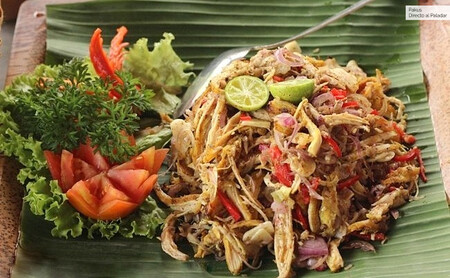 Ensalada balinesa de pollo, receta original con toque asiático Ensalada balinesa de pollo, receta original con toque asiático