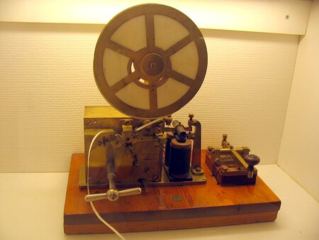 Estas han sido las tres tecnologías que más han diseminado el conocimiento en toda la historia (con permiso de internet) Estas han sido las tres tecnologías que más han diseminado el conocimiento en toda la historia (con permiso de internet)