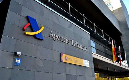 Twitter aparece en la lista de los grandes morosos de Hacienda y Glovo sale de ella Twitter aparece en la lista de los grandes morosos de Hacienda y Glovo sale de ella