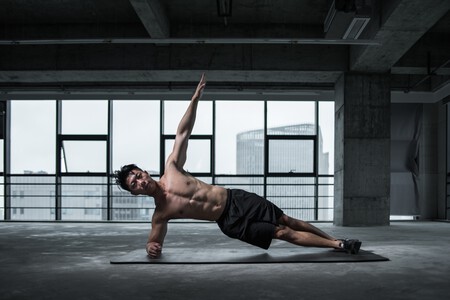 Cinco ejercicios isométricos para conseguir un abdomen fuerte y trabajar el core 360º Cinco ejercicios isométricos para conseguir un abdomen fuerte y trabajar el core 360º